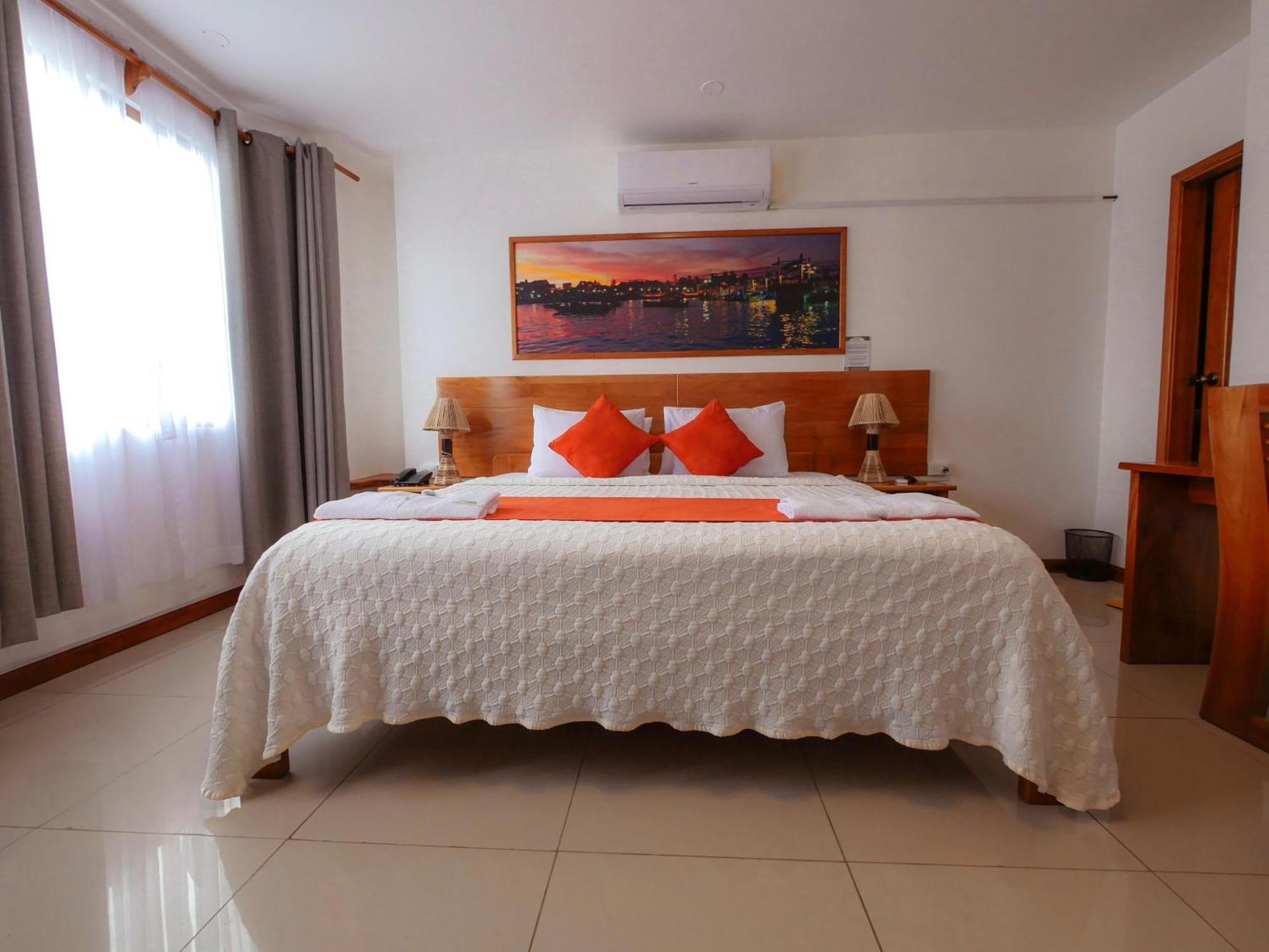 El Descanso Del Guia Puerto Ayora  Buitenkant foto